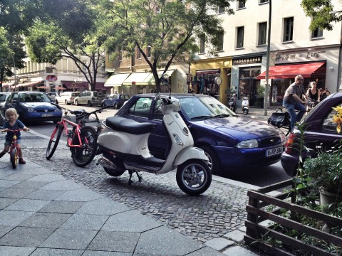 Vespa på Bergmannstrasse